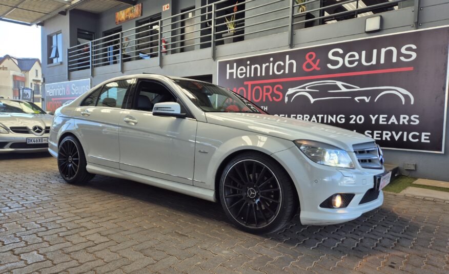 Mercedes-Benz C-Class C200CGI Avantgarde Auto