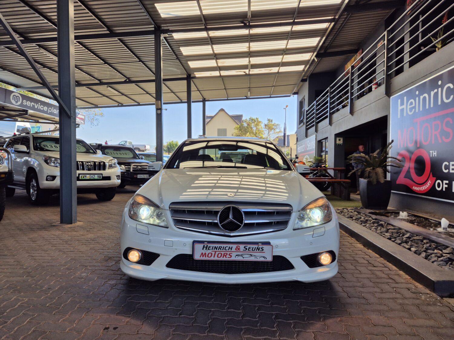 Mercedes-Benz C-Class C200CGI Avantgarde Auto