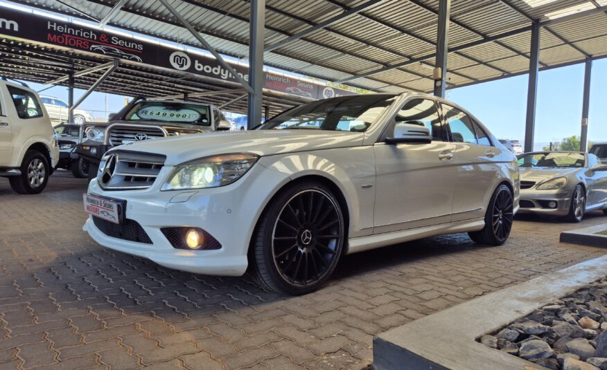 Mercedes-Benz C-Class C200CGI Avantgarde Auto