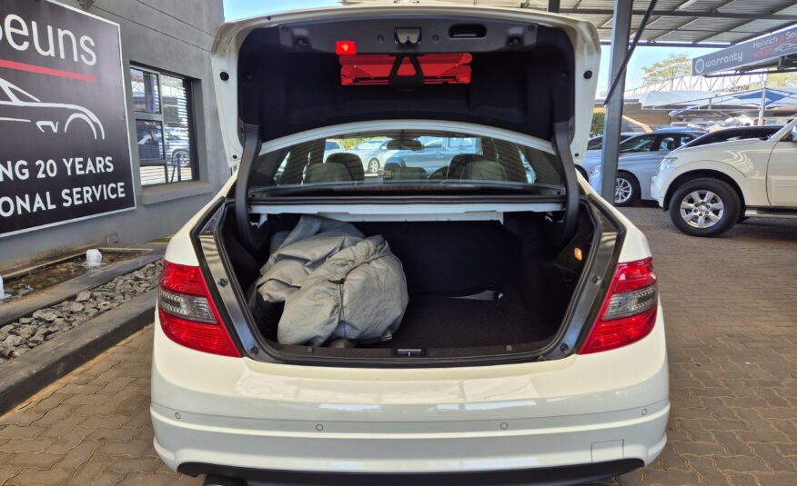 Mercedes-Benz C-Class C200CGI Avantgarde Auto