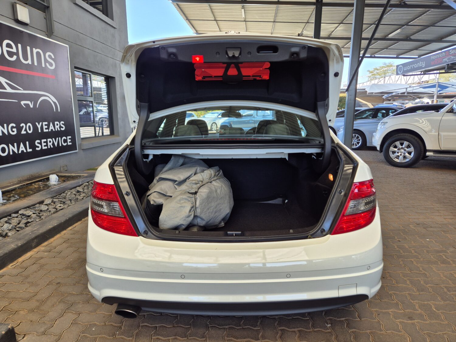 Mercedes-Benz C-Class C200CGI Avantgarde Auto