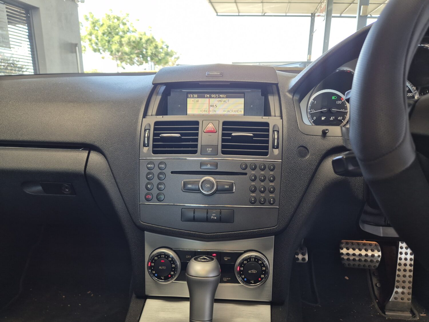 Mercedes-Benz C-Class C200CGI Avantgarde Auto