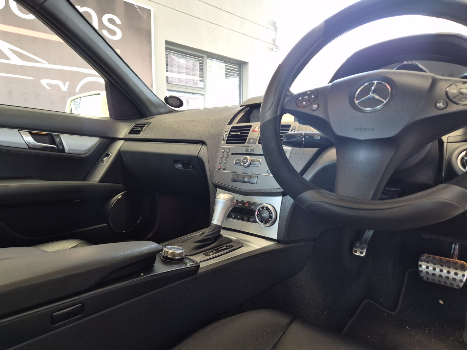 Mercedes-Benz C-Class C200CGI Avantgarde Auto