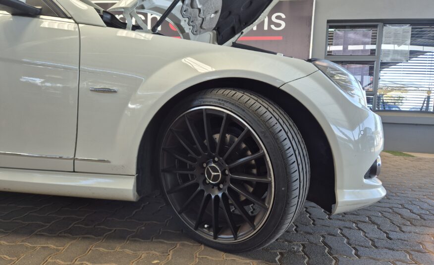 Mercedes-Benz C-Class C200CGI Avantgarde Auto