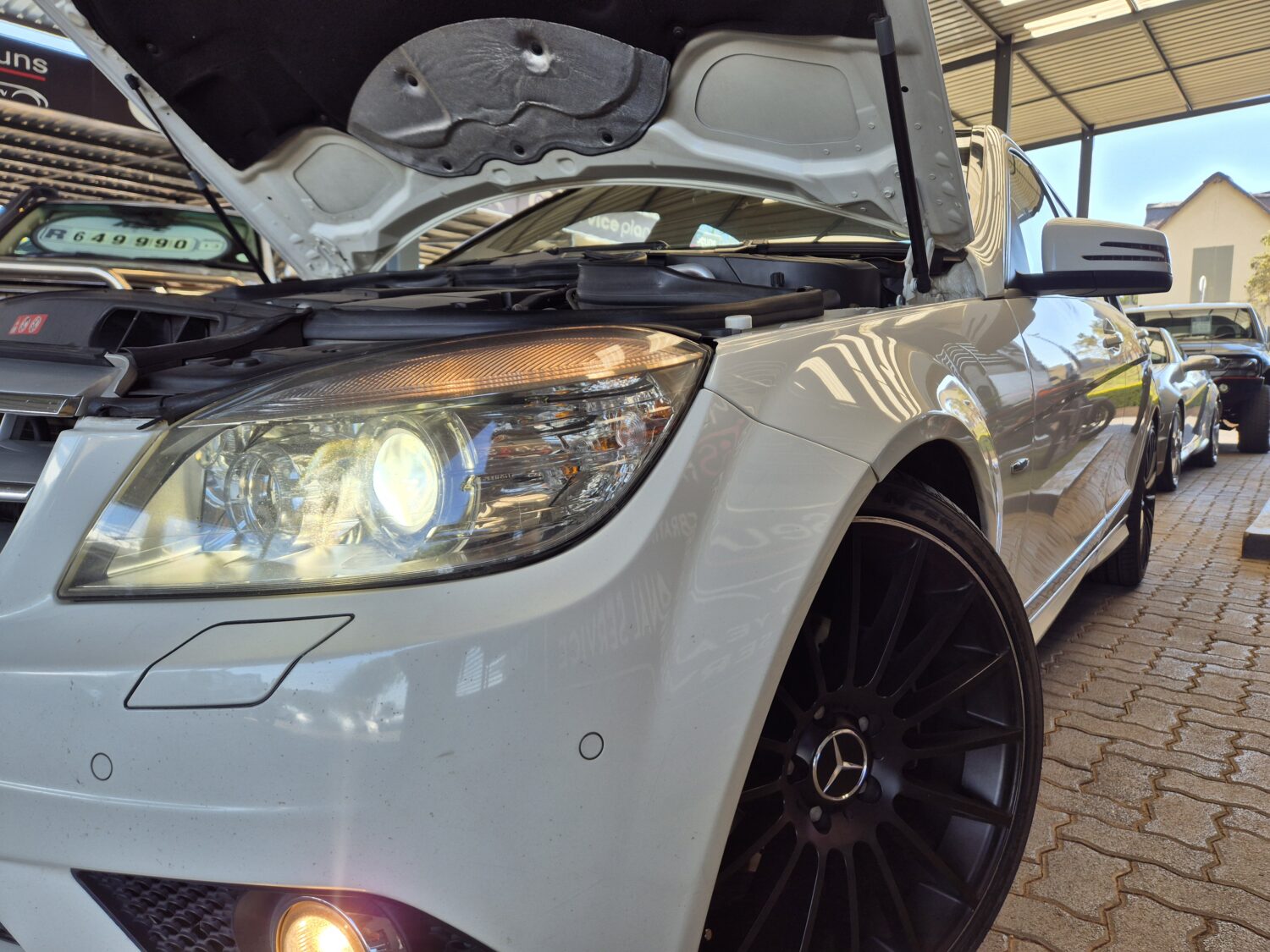 Mercedes-Benz C-Class C200CGI Avantgarde Auto