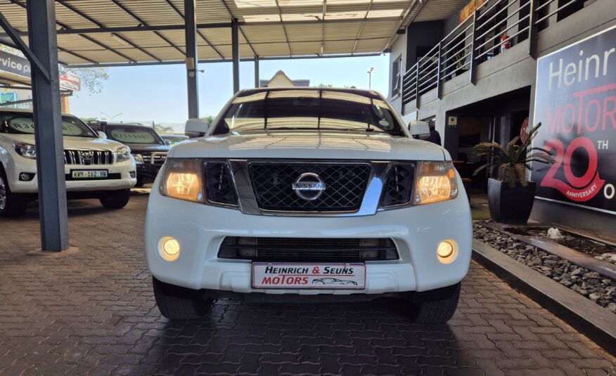 Nissan Pathfinder 3.0dCi V6 LE