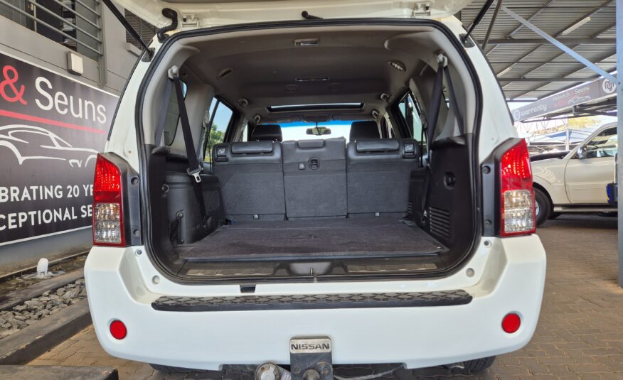 Nissan Pathfinder 3.0dCi V6 LE