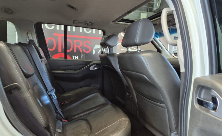 Nissan Pathfinder 3.0dCi V6 LE