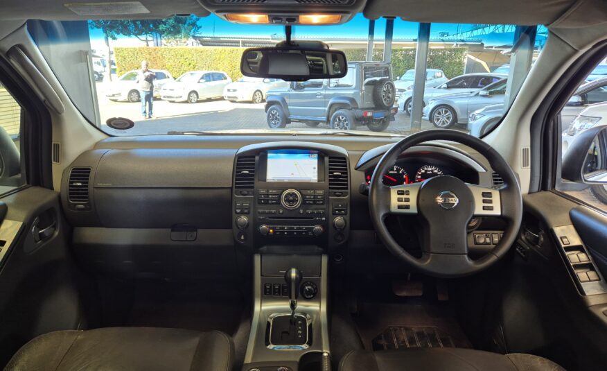 Nissan Pathfinder 3.0dCi V6 LE