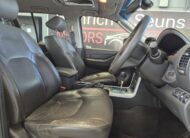 Nissan Pathfinder 3.0dCi V6 LE