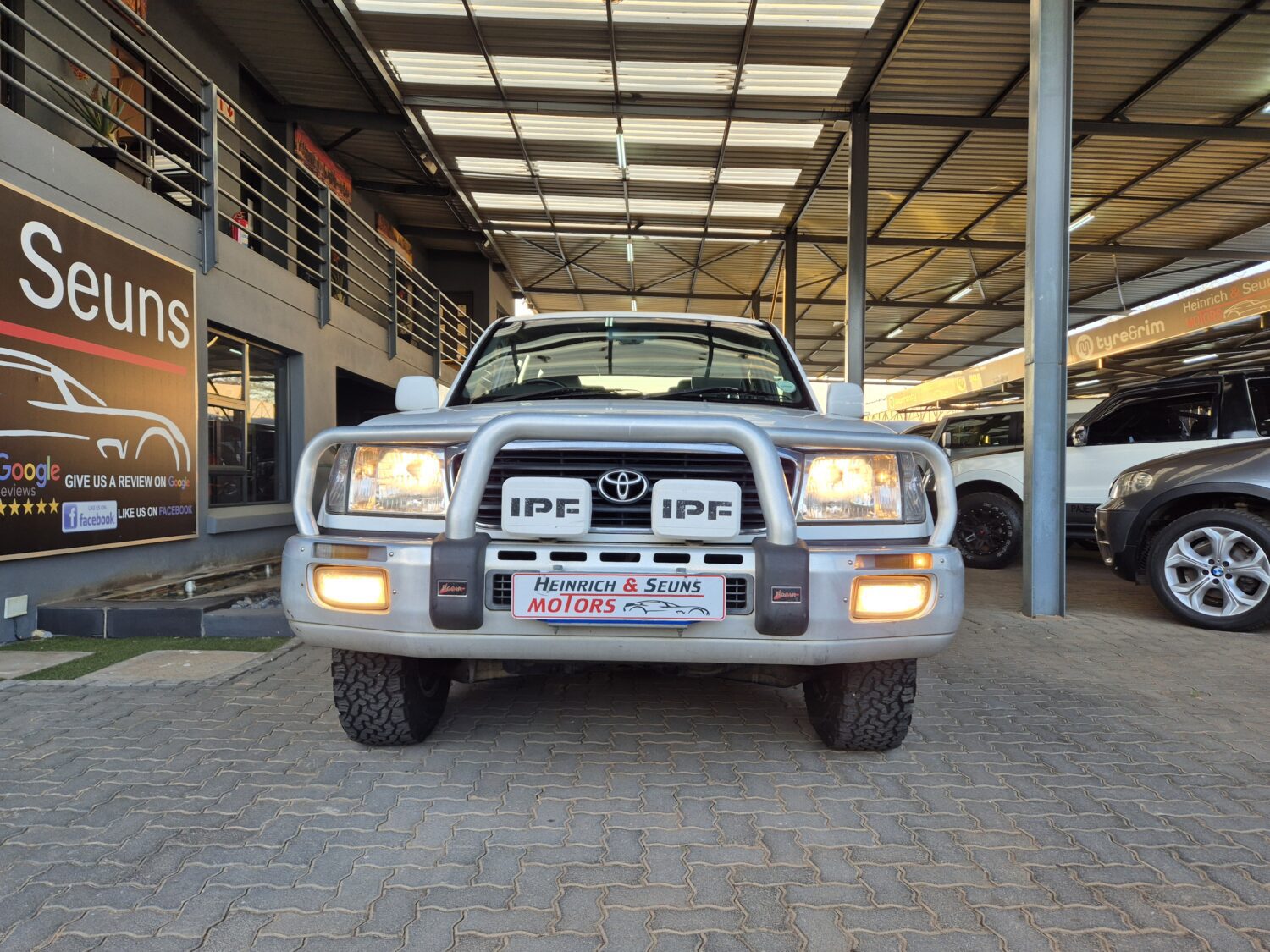 Toyota Land Cruiser 100 4.7 V8 VX Auto