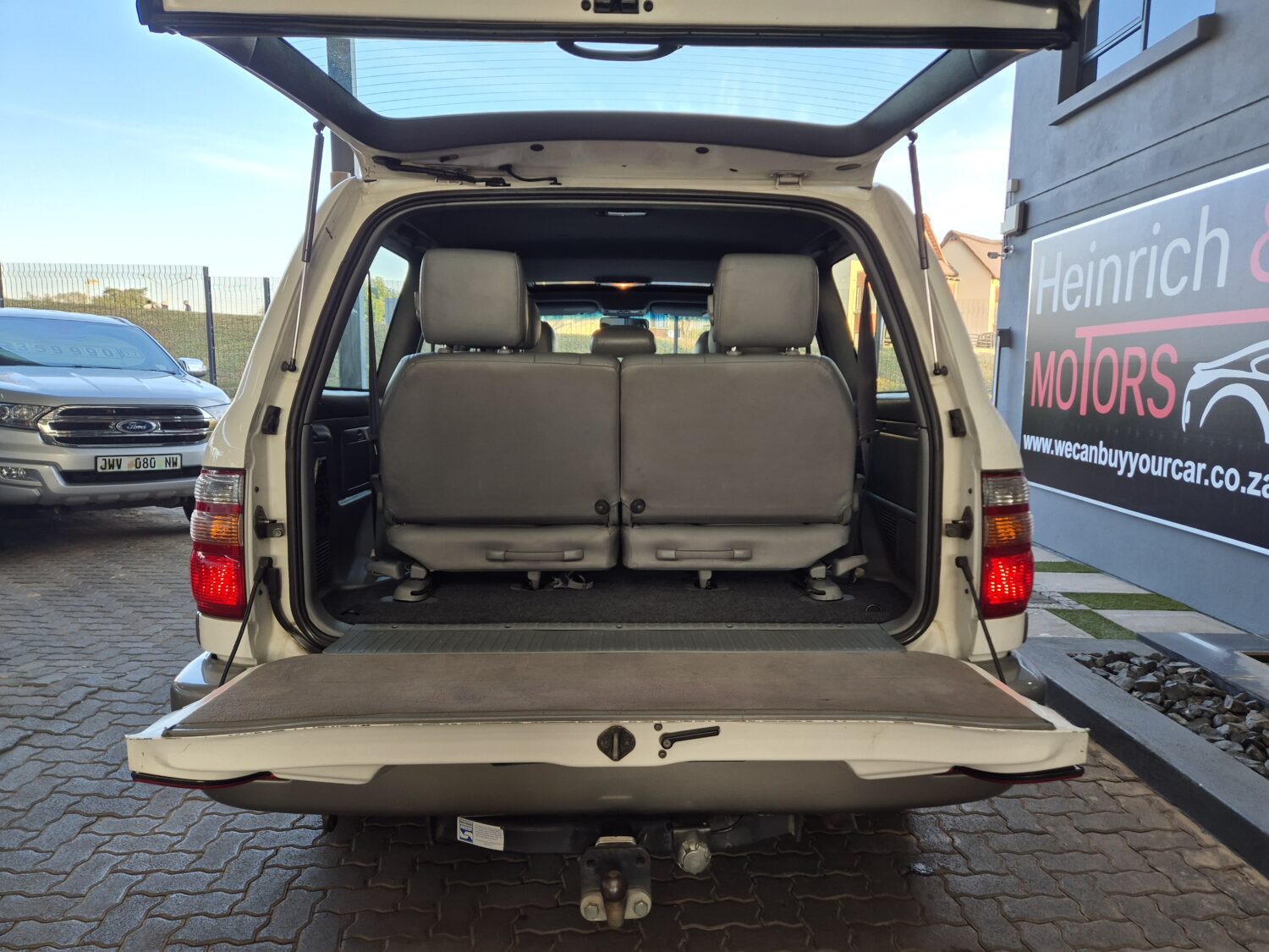 Toyota Land Cruiser 100 4.7 V8 VX Auto