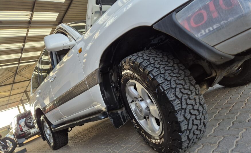 Toyota Land Cruiser 100 4.7 V8 VX Auto