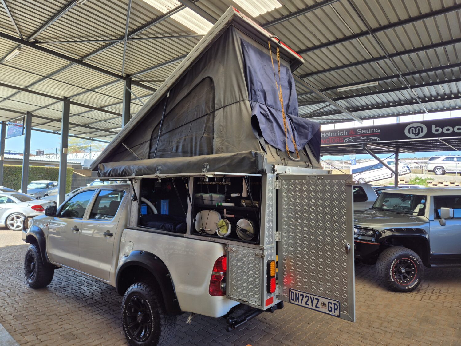 Toyota Hilux 2.5D-4D Double Cab 4×4 SRX