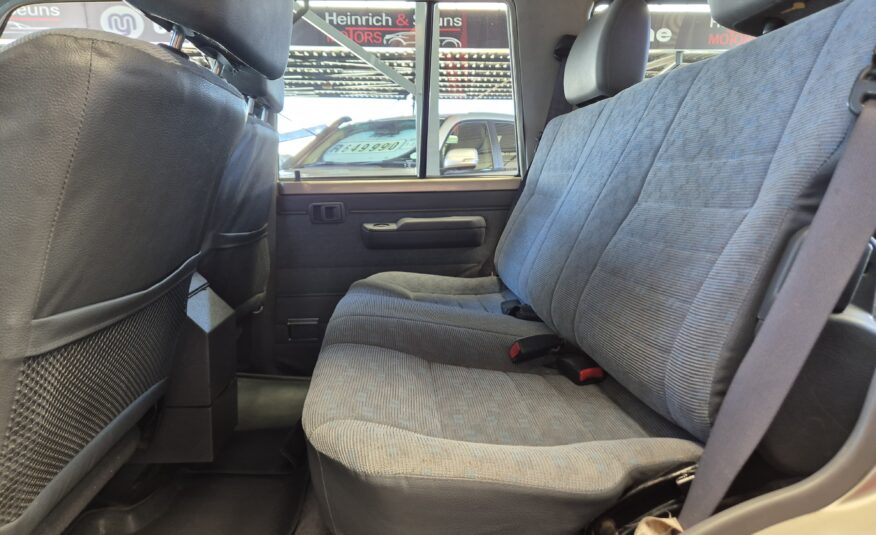 Toyota Land Cruiser 76 4.2D Station Wagon LX