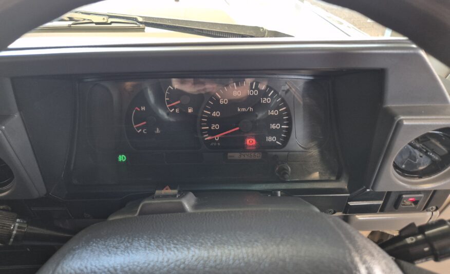 Toyota Land Cruiser 76 4.2D Station Wagon LX