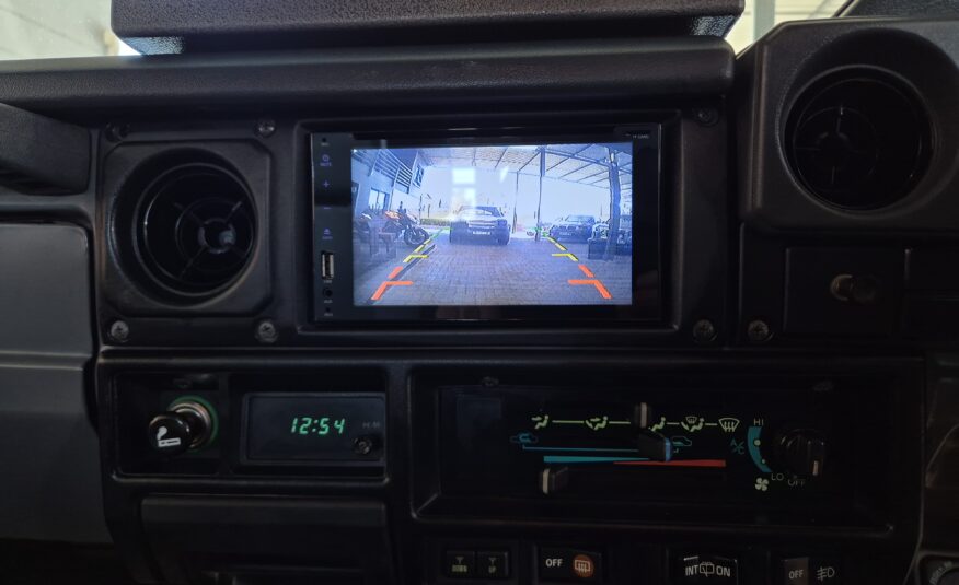 Toyota Land Cruiser 76 4.2D Station Wagon LX