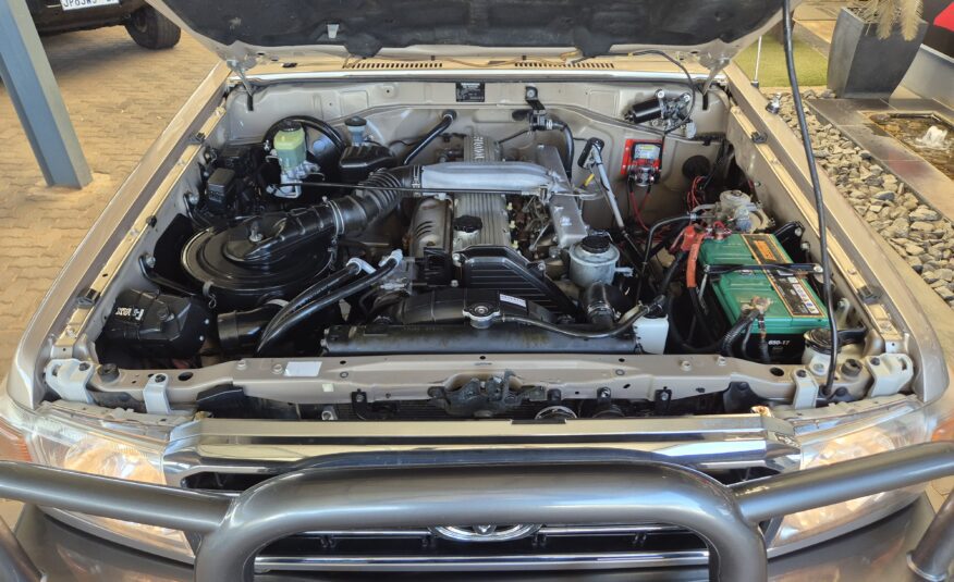 Toyota Land Cruiser 76 4.2D Station Wagon LX