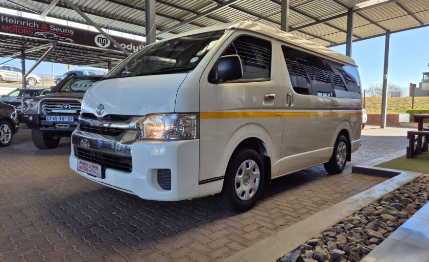 Toyota Quantum 2.7 GL 10-seater bus
