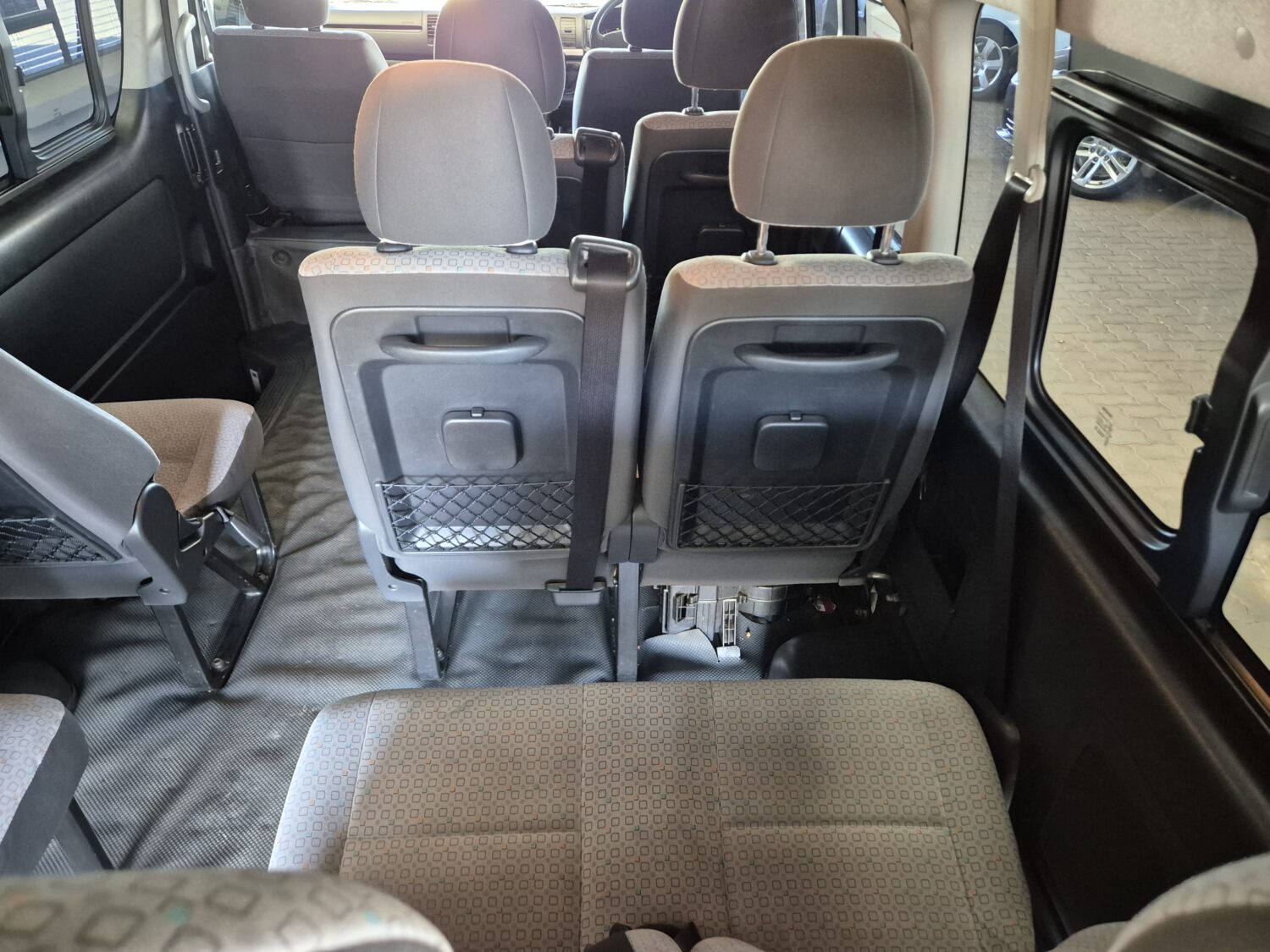 Toyota Quantum 2.7 GL 10-seater bus