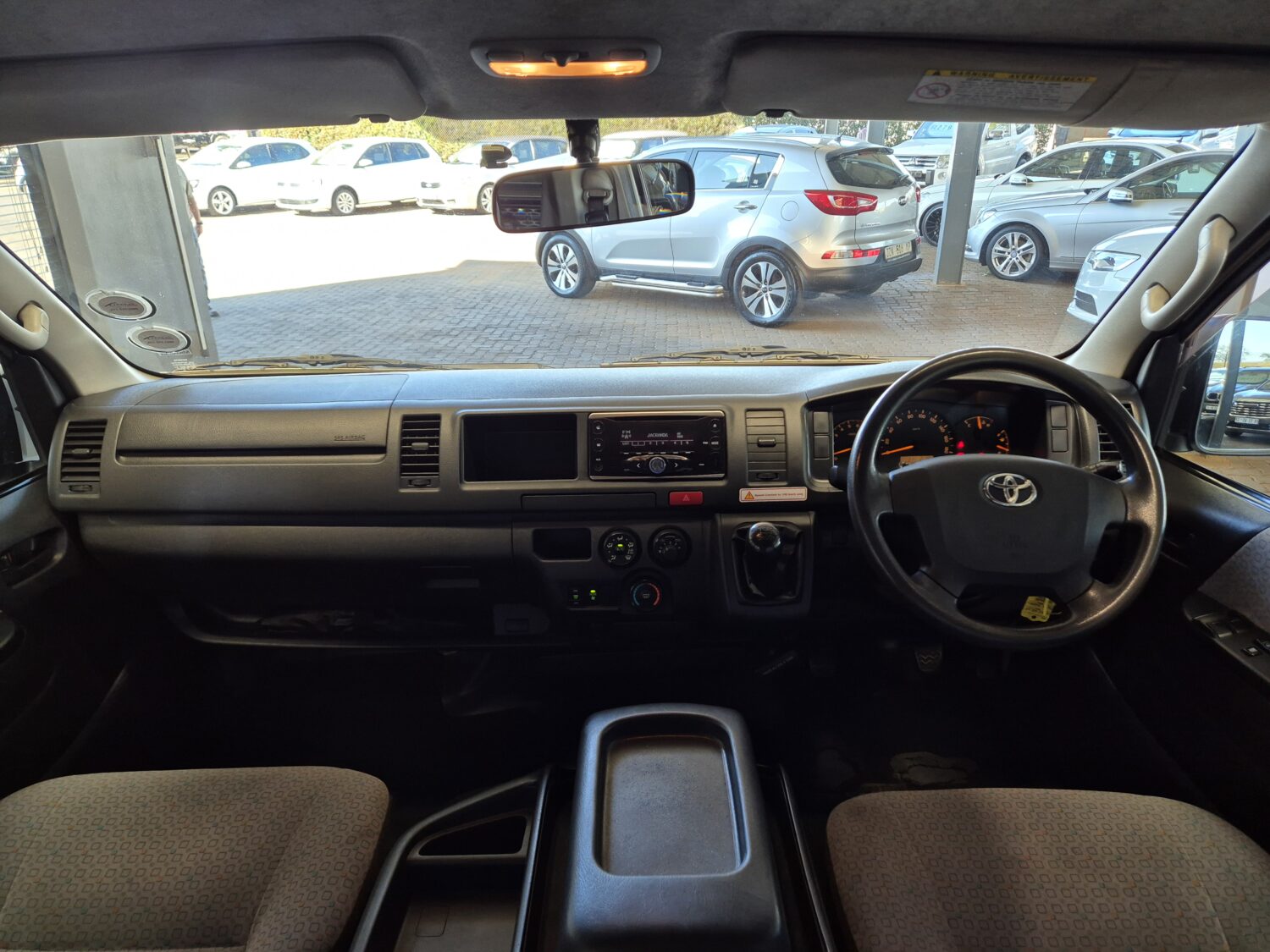 Toyota Quantum 2.7 GL 10-seater bus