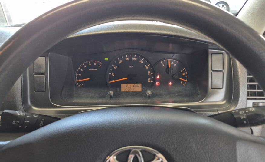 Toyota Quantum 2.7 GL 10-seater bus