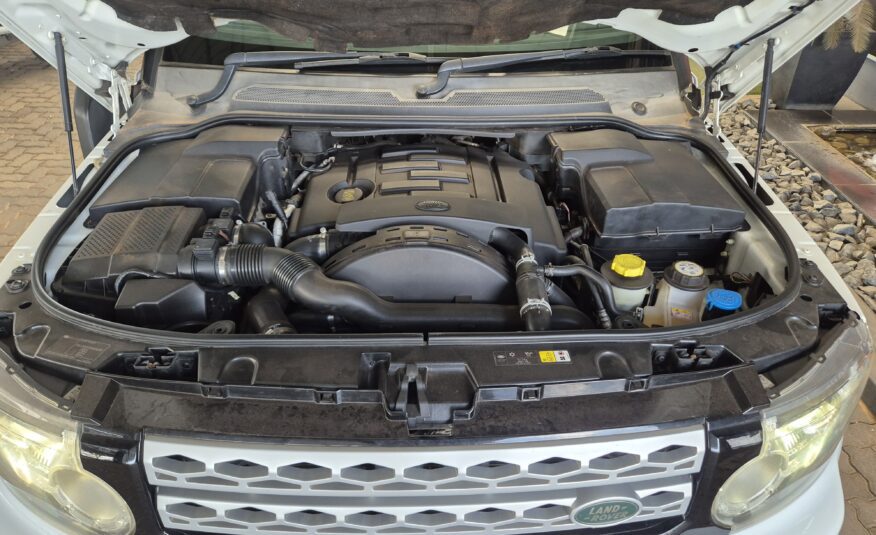 Land Rover Discovery 4 3.0 SDV6 SE Auto