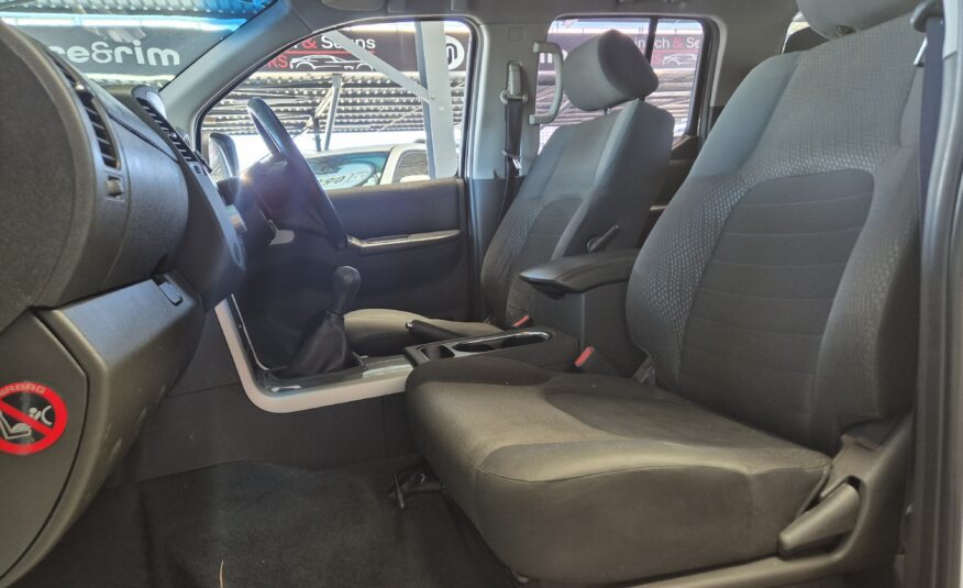 Nissan Navara 2.5dCi Double Cab XE
