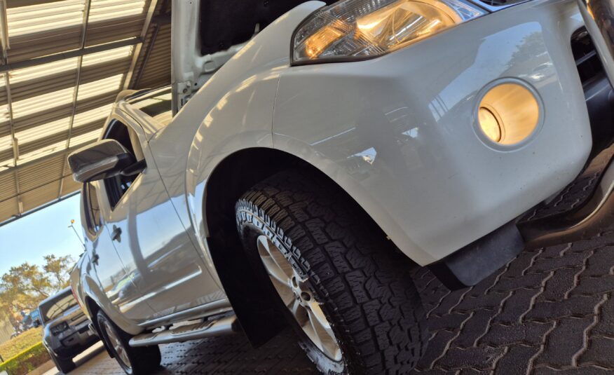 Nissan Navara 2.5dCi Double Cab XE
