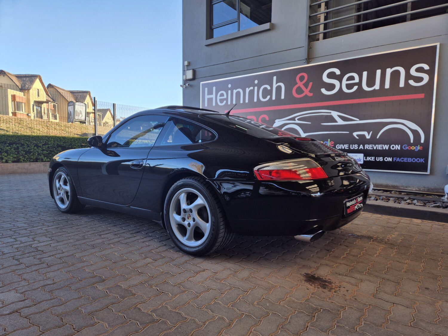 Porsche 911 Carrera 4 (996)