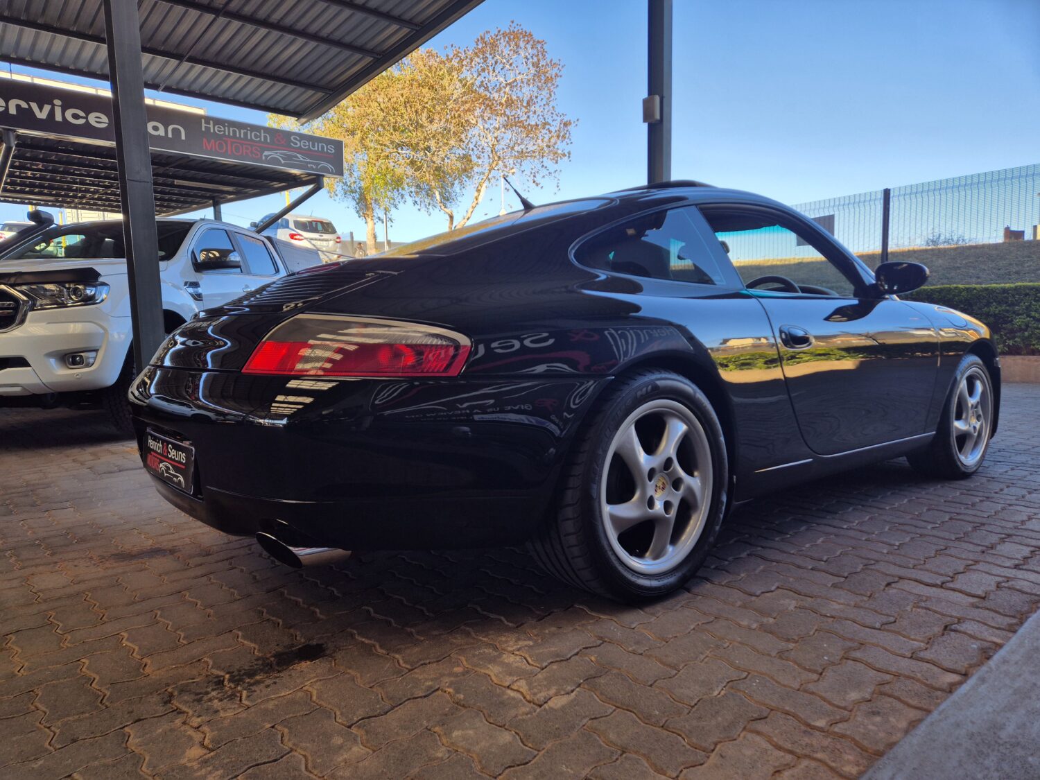 Porsche 911 Carrera 4 (996)