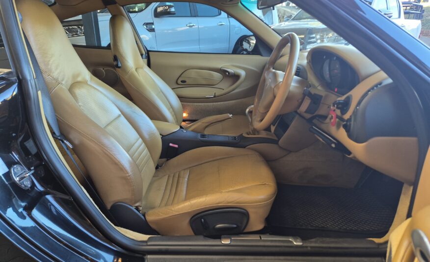 Porsche 911 Carrera 4 (996)