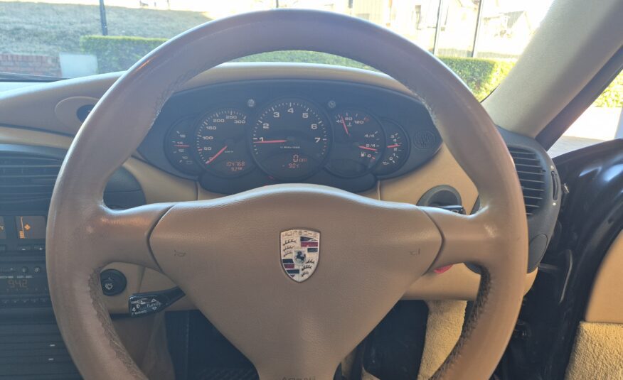 Porsche 911 Carrera 4 (996)