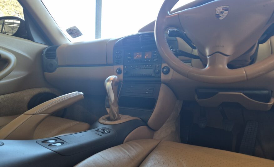 Porsche 911 Carrera 4 (996)