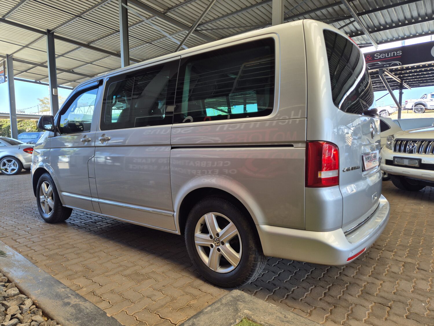 Volkswagen Caravelle 2.0BiTDI 4Motion Auto