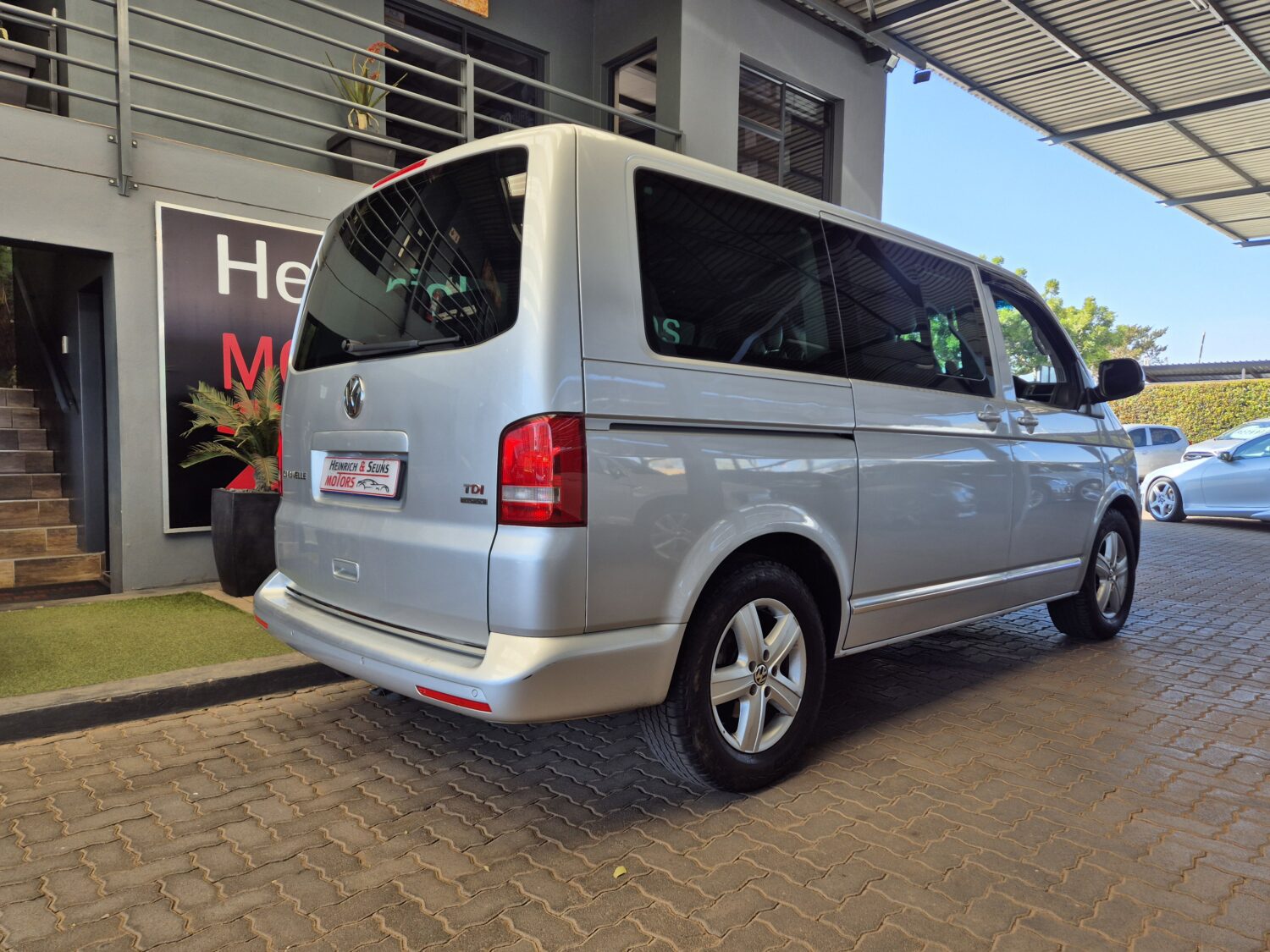 Volkswagen Caravelle 2.0BiTDI 4Motion Auto