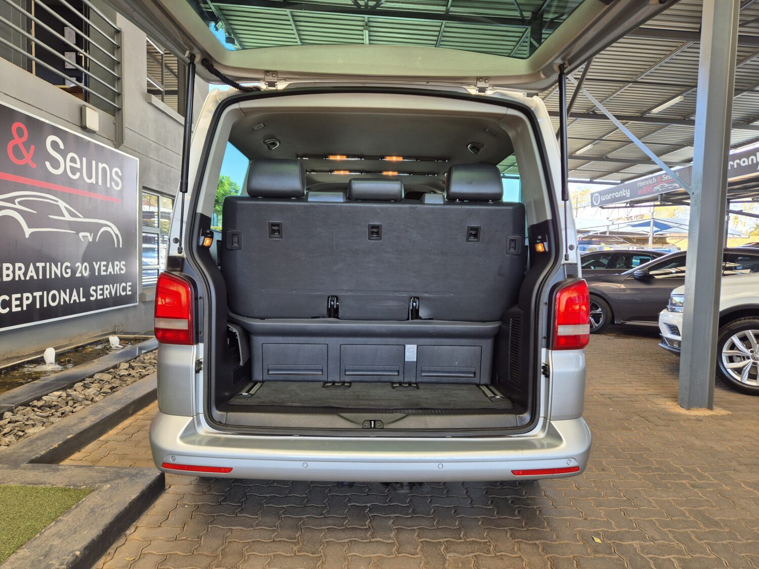 Volkswagen Caravelle 2.0BiTDI 4Motion Auto