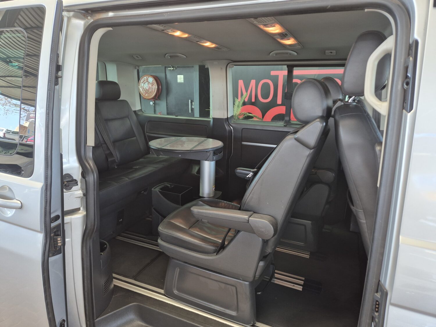 Volkswagen Caravelle 2.0BiTDI 4Motion Auto