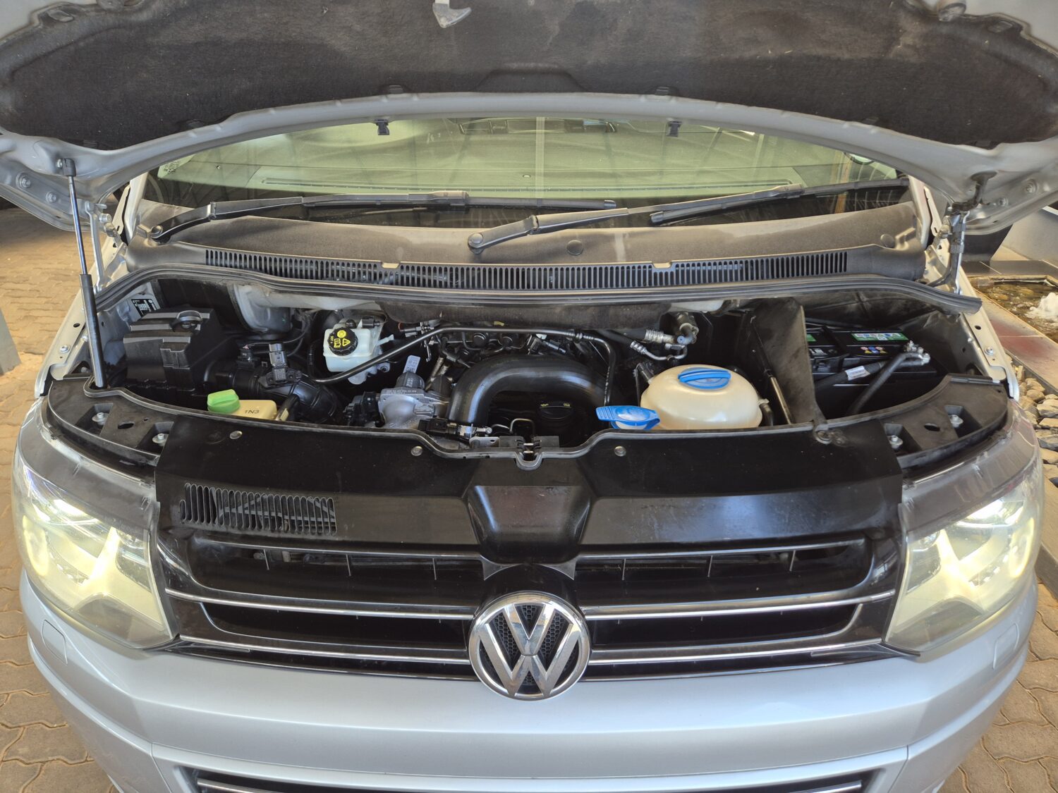 Volkswagen Caravelle 2.0BiTDI 4Motion Auto