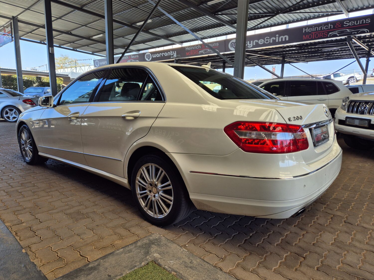 Mercedes-Benz E-Class E200CGI Elegance