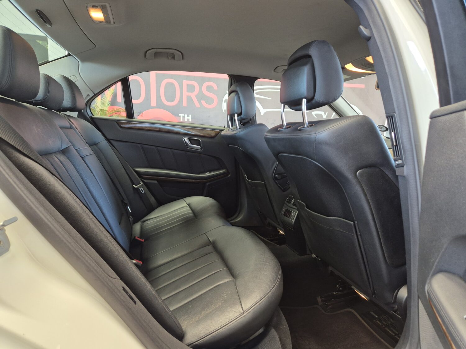 Mercedes-Benz E-Class E200CGI Elegance