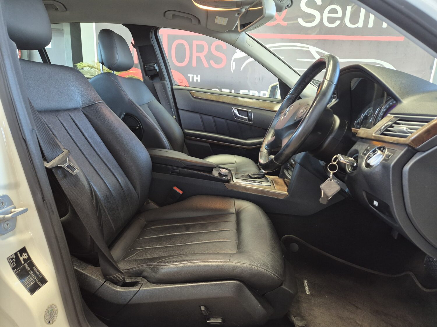 Mercedes-Benz E-Class E200CGI Elegance