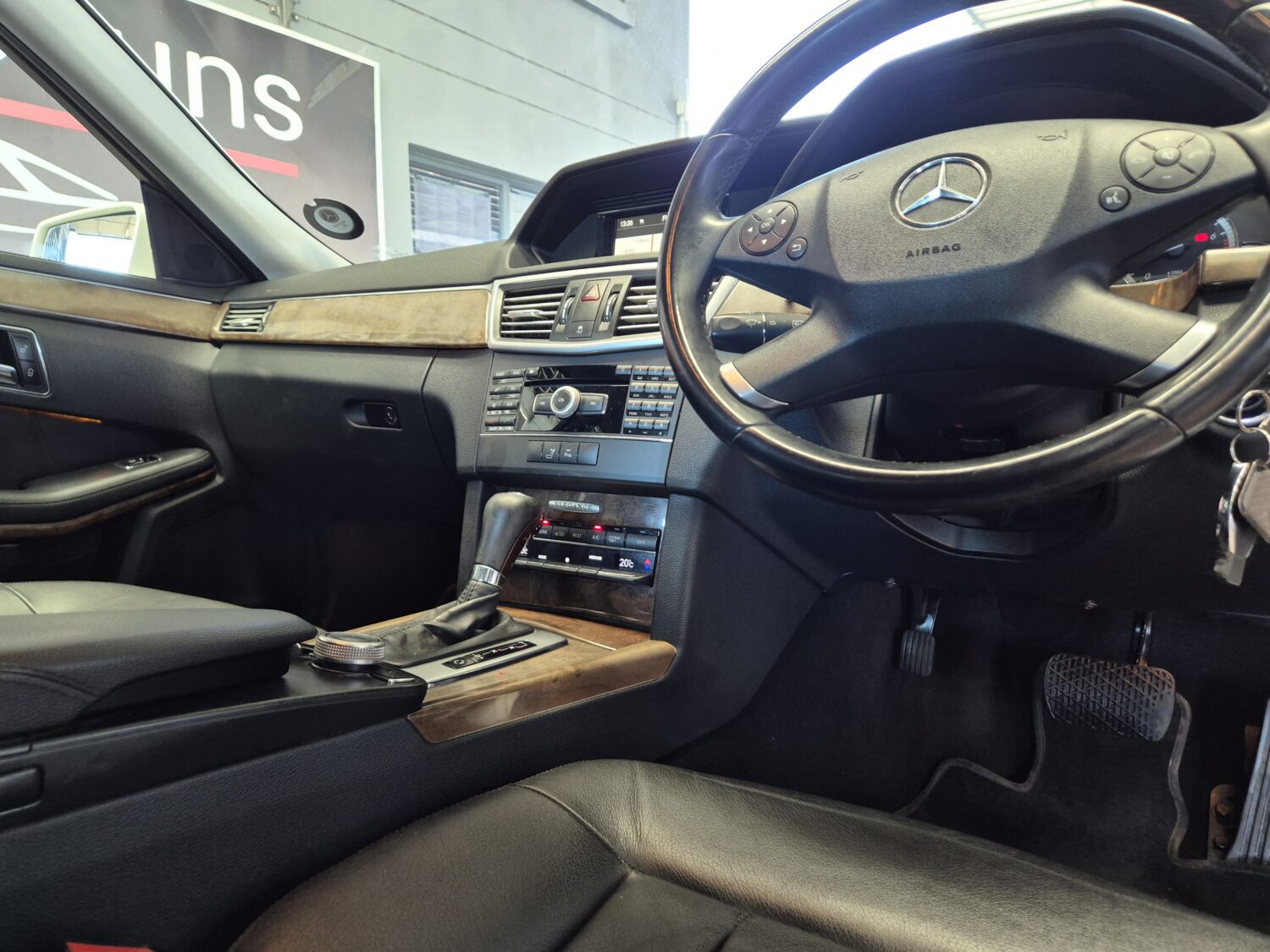 Mercedes-Benz E-Class E200CGI Elegance