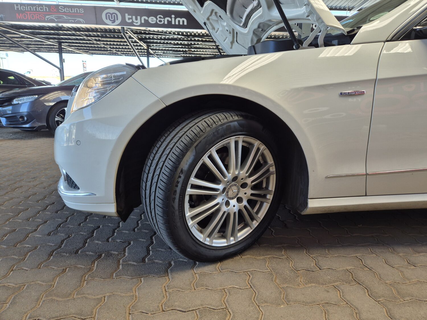 Mercedes-Benz E-Class E200CGI Elegance