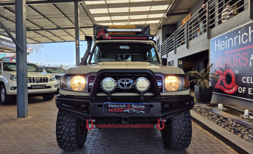 Toyota Land Cruiser 70 4.5EFI PICKUP