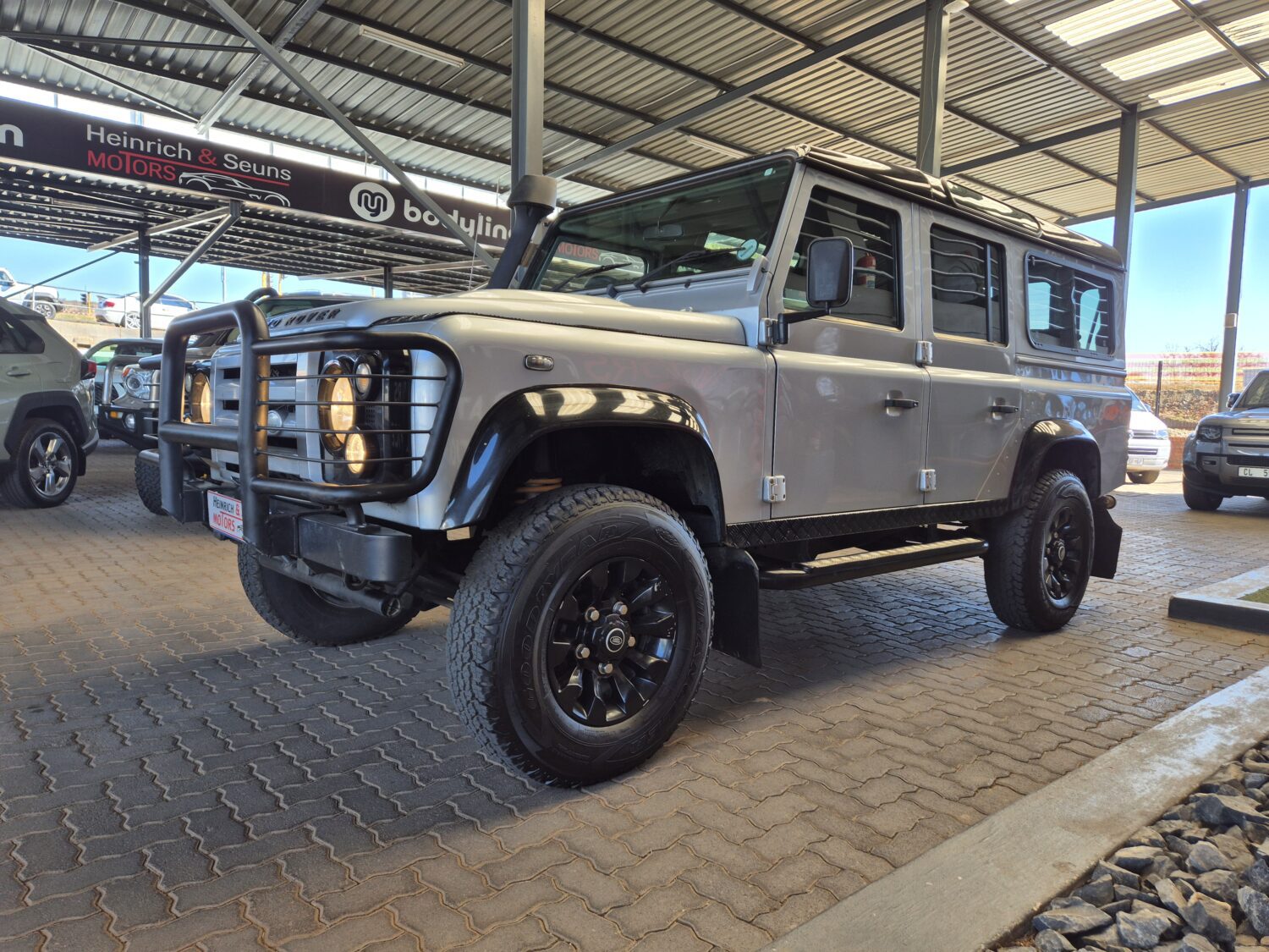 Land Rover Defender 110 TD Station Wagon S LTD Edition
