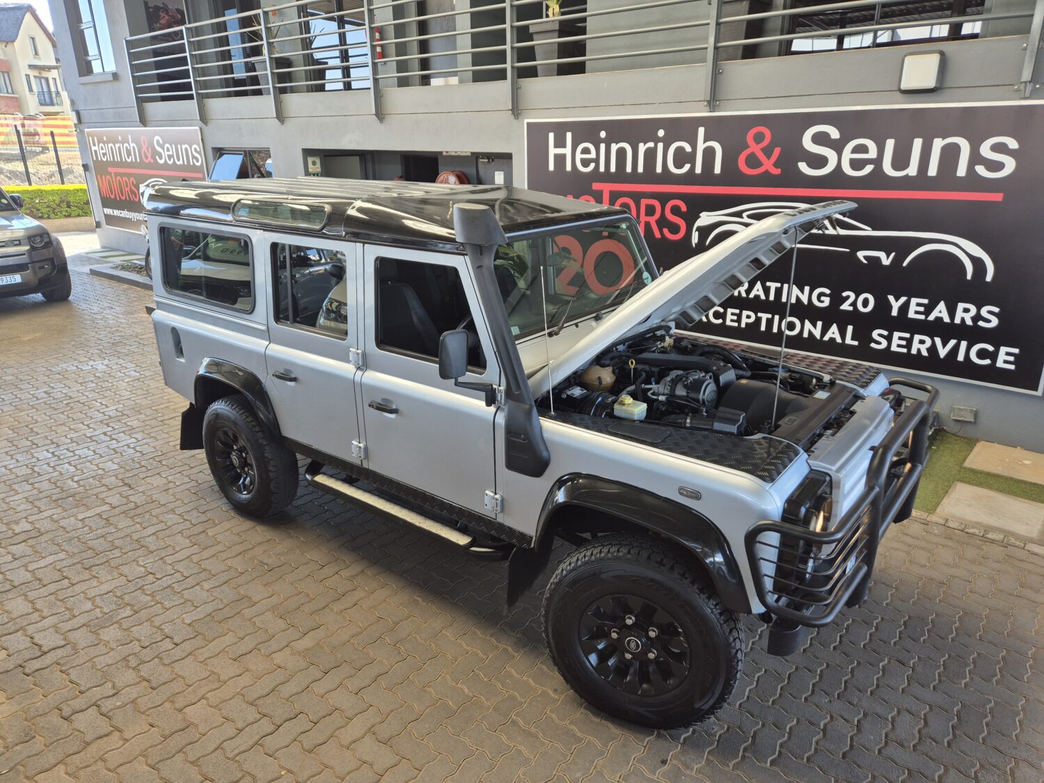 Land Rover Defender 110 TD Station Wagon S LTD Edition