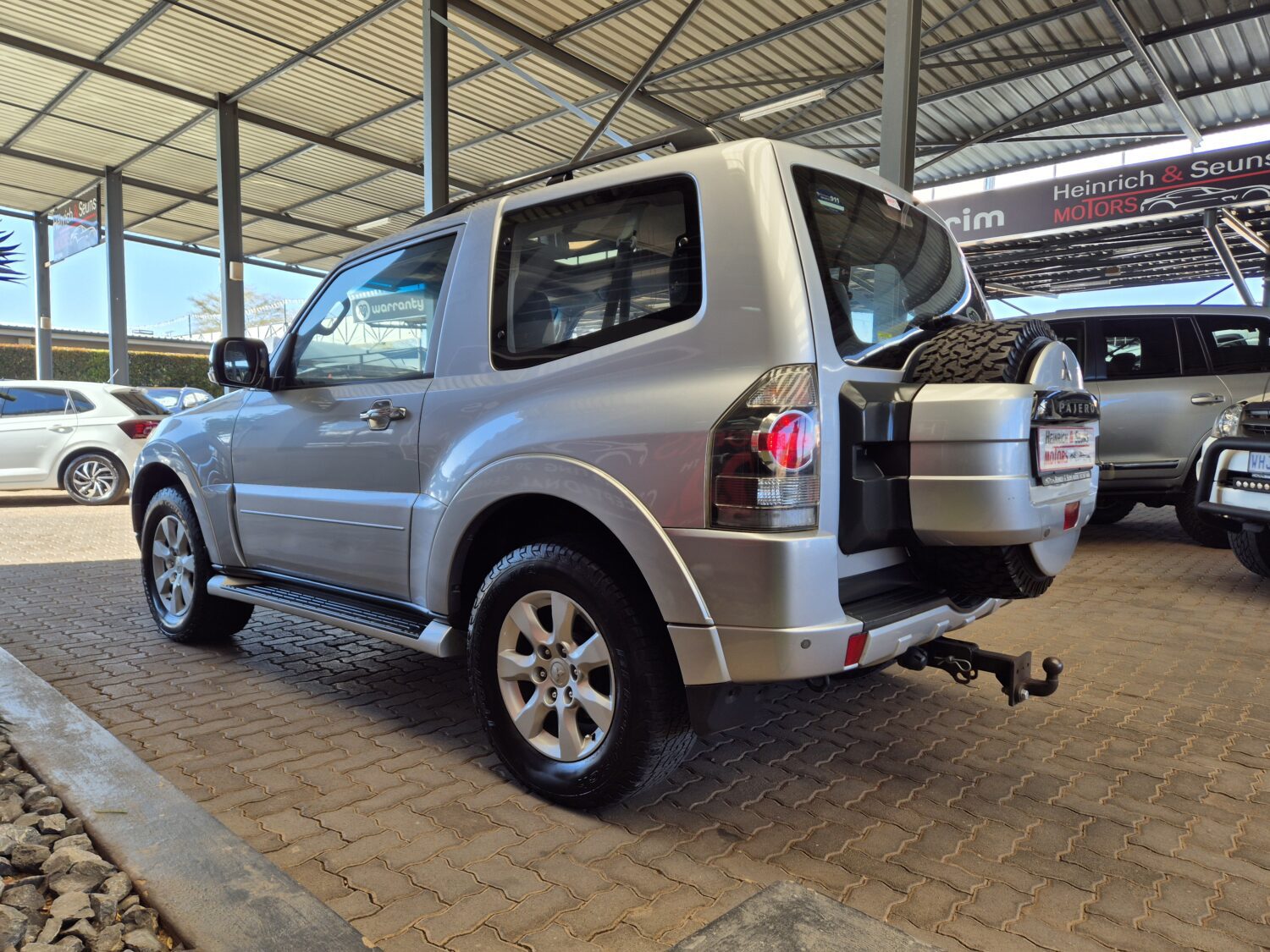 Mitsubishi Pajero 3-Door 3.8 GLS Auto