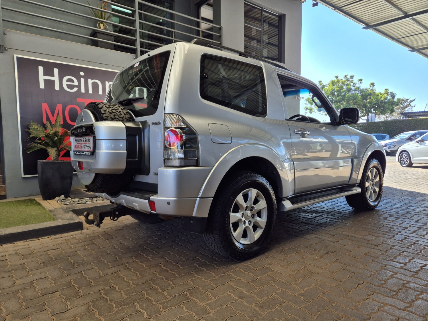 Mitsubishi Pajero 3-Door 3.8 GLS Auto