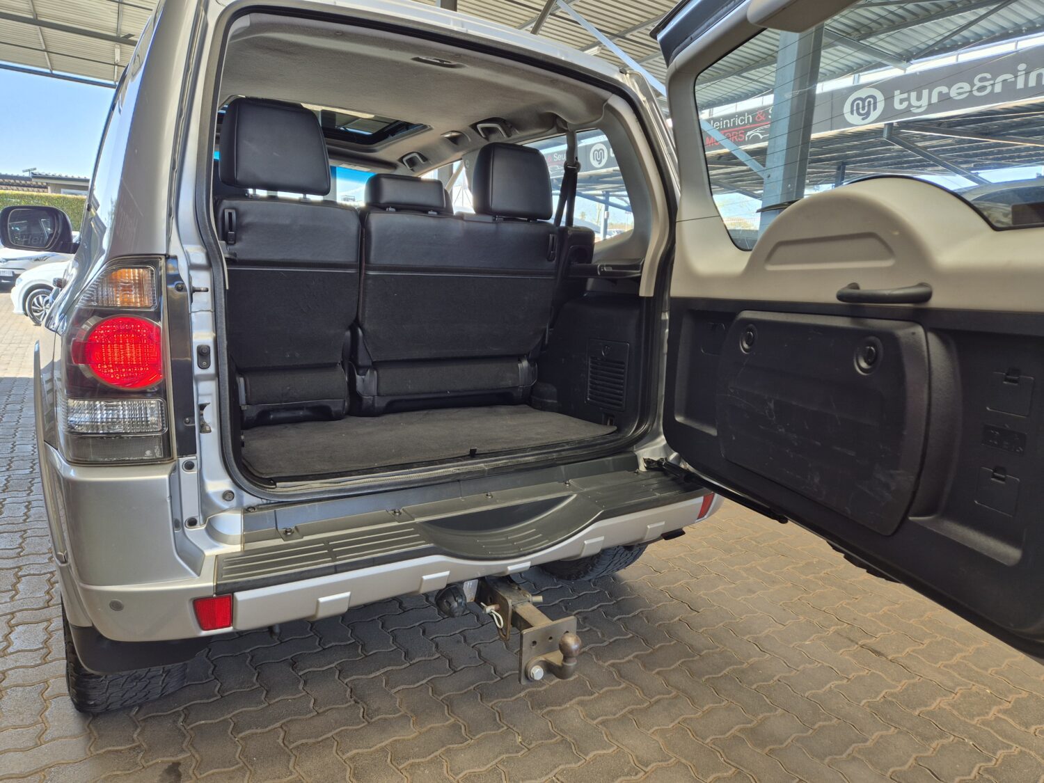 Mitsubishi Pajero 3-Door 3.8 GLS Auto